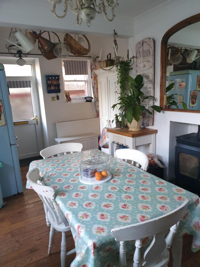 Private Room Near Roath Lake/Park كارديف المظهر الخارجي الصورة